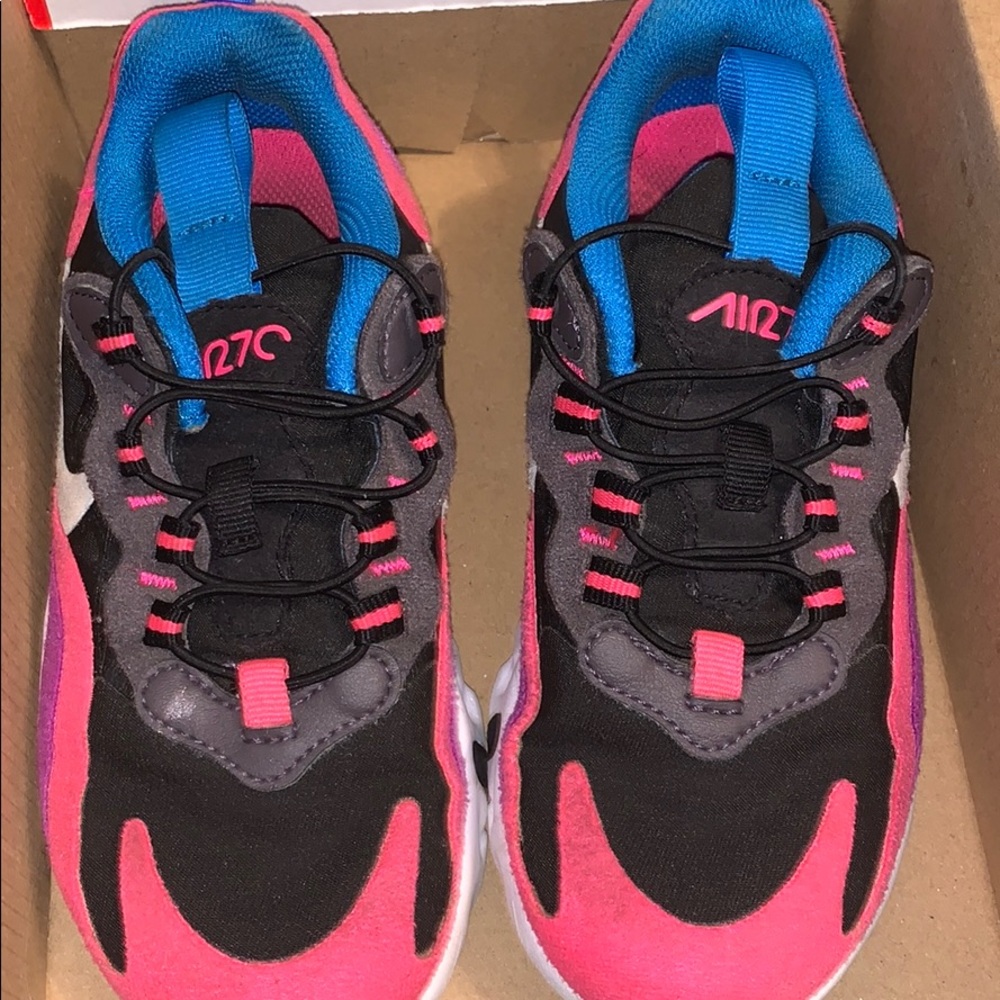 NIKE HUARACHE